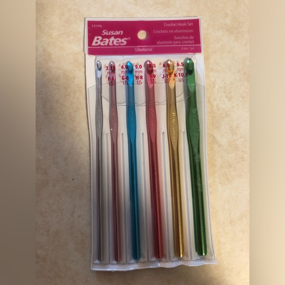 Susan Bates Inline Crochet Hook Set of 6 - Multicolor - Picture 2 of 3